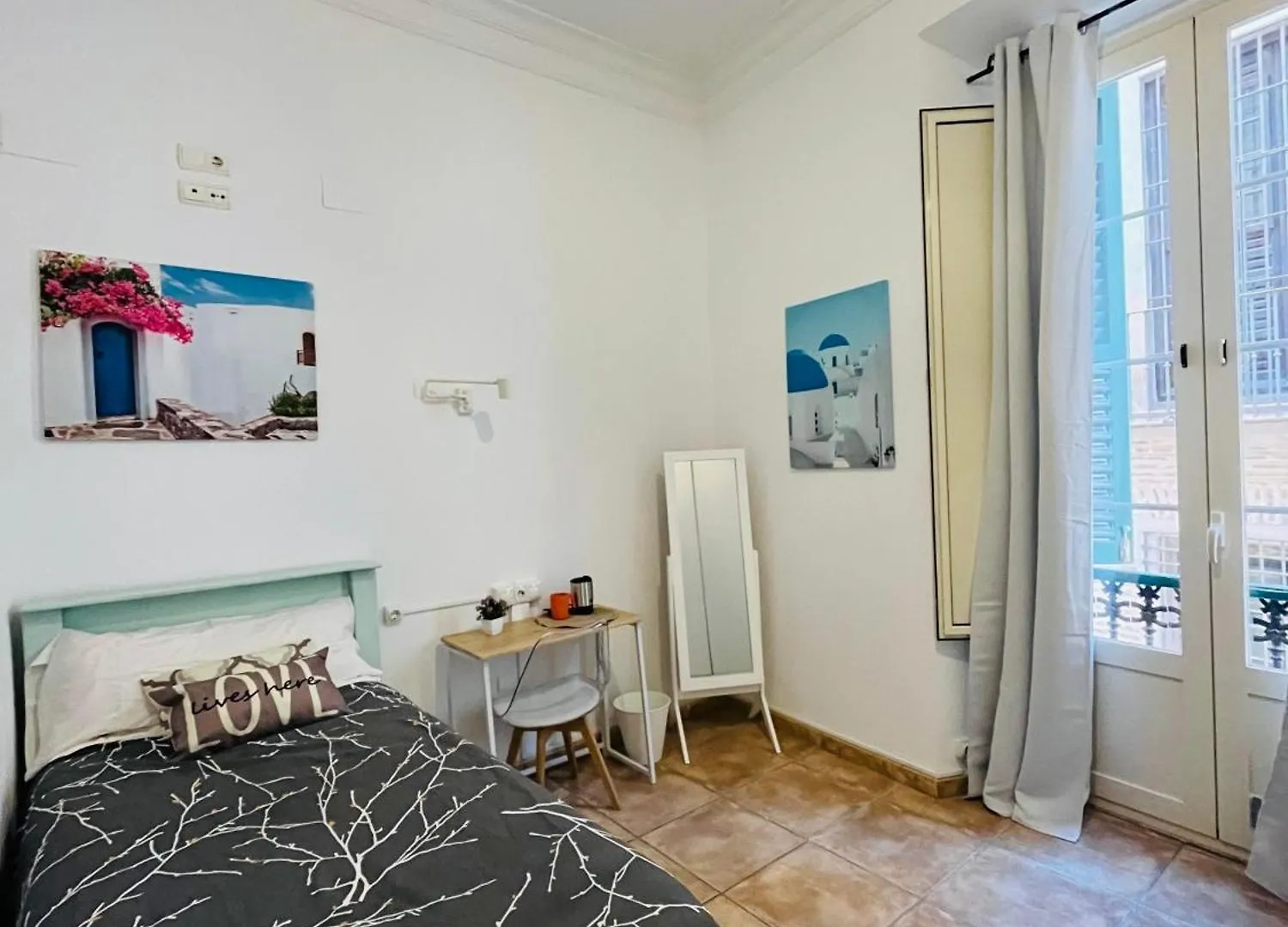 Malak-Rooms Malaga Apartment