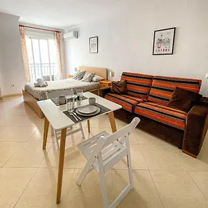 Estudio In Center Málaga! Appartamento